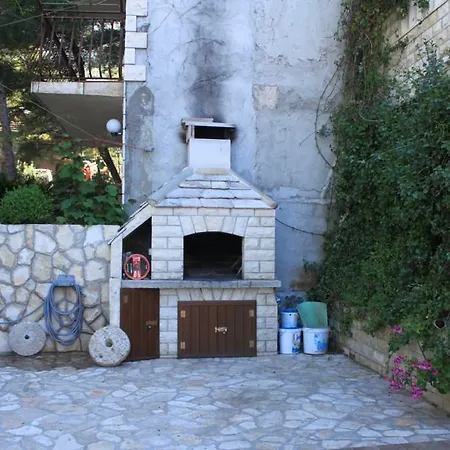Ivan Dolac 8782d Jelsa (Hvar)